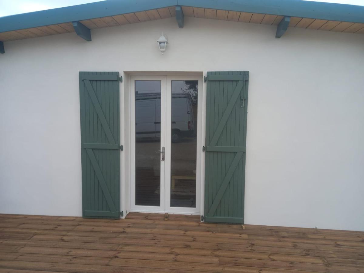 Une Petite Maison Et Sa Prairie Villefargeau Exterior photo